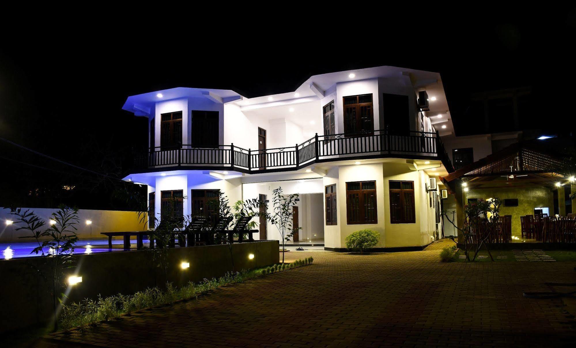 Ocean Glory Hotel Ettukala Exterior foto